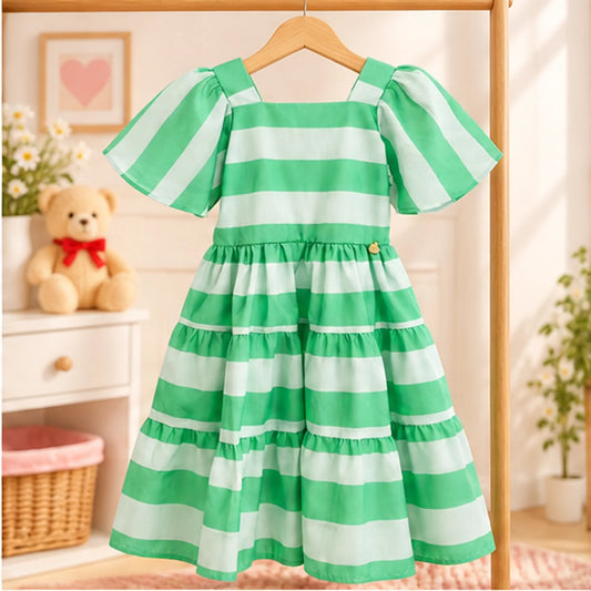 Vestido Infantil Listrado Verde com Mangas Amplas
